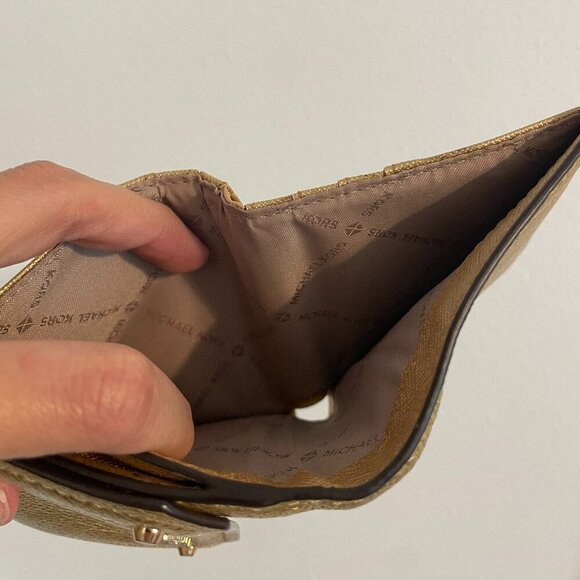 MICHAEL KORS LEATHER TRIFOLD WALLET - Picture 2 of 5
